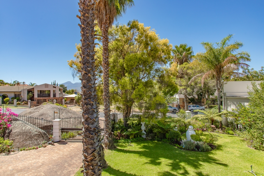 To Let 6 Bedroom Property for Rent in Groenvlei Western Cape